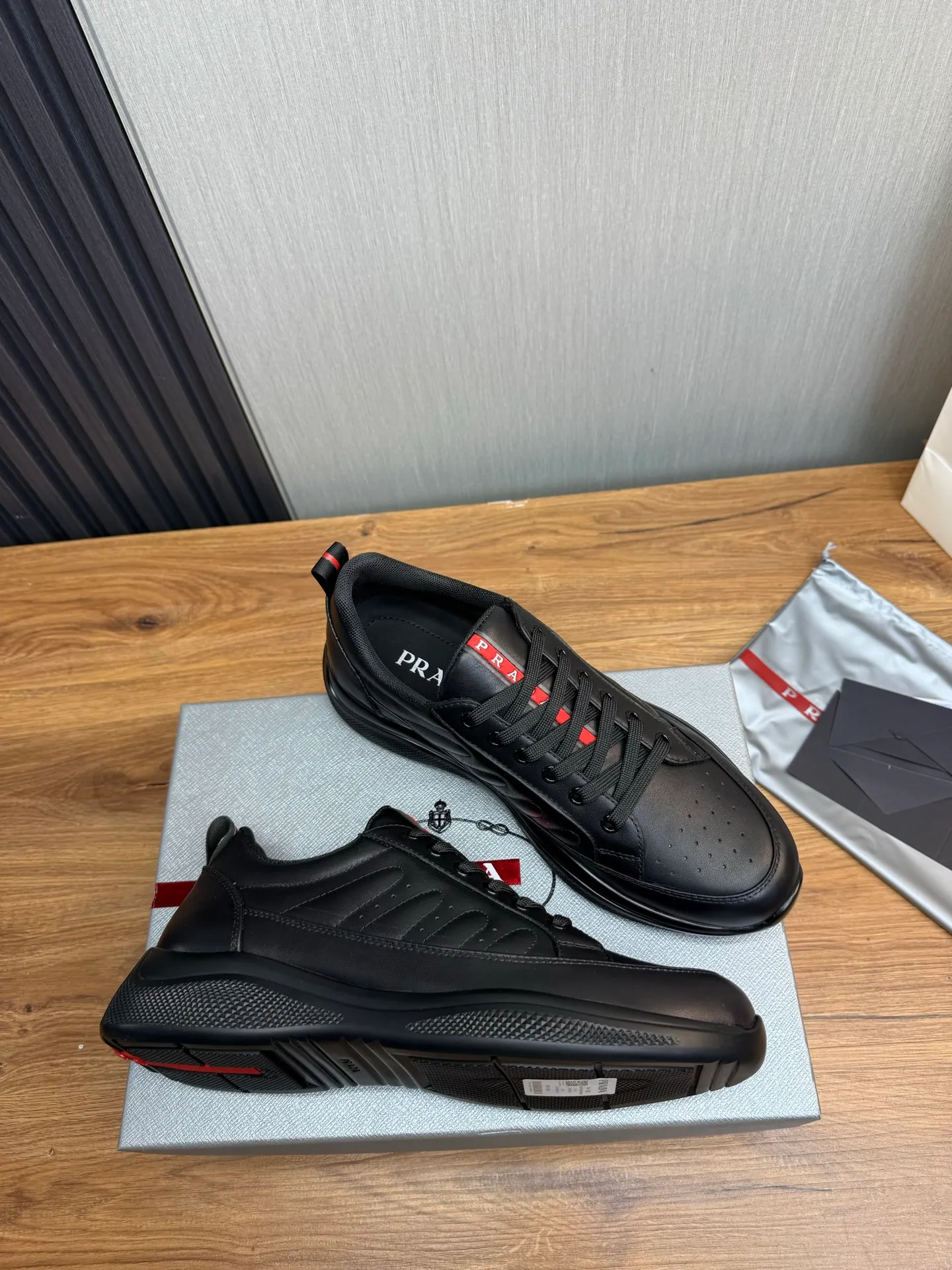 Men's shoes 580💰 [PRADA] Men's shoes are popular in the counter, official website synchronization, 1 high-quality shipment ✔️Original cowhide + cowhide lining, 1🆚1 replica, original sole, 38-45 (45 customized, non-refundable)